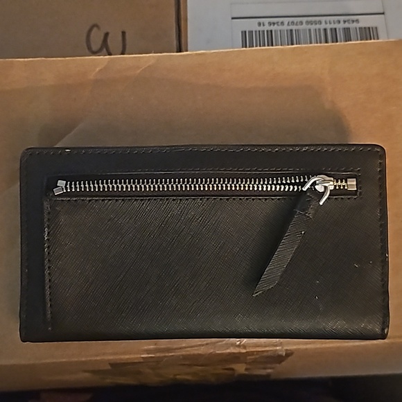 Kate Spade - Picture 2 of 4